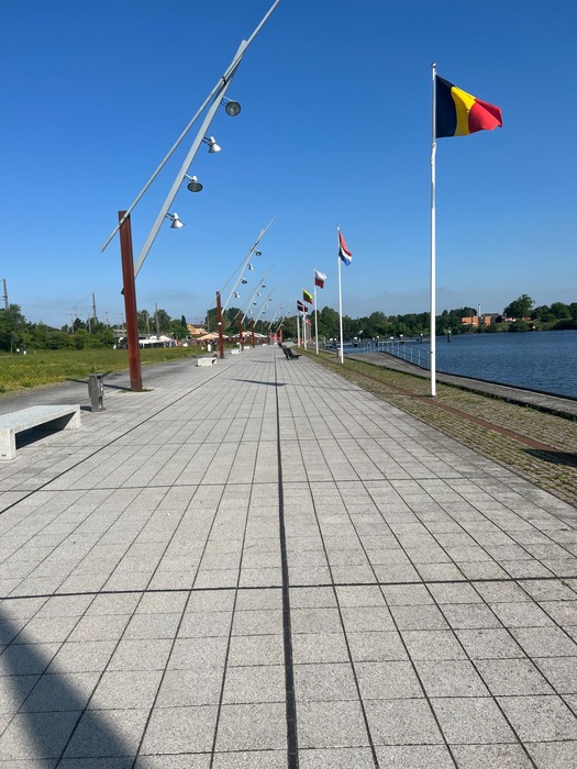 Blue line in Rendsburg :: FestinaLente